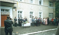 І корпус гімназії в 1995-1999 рр.
